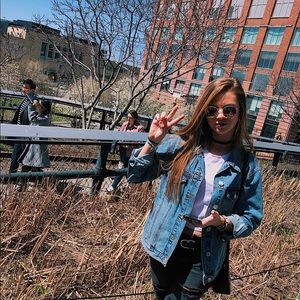 Meet your Posher, Olivia